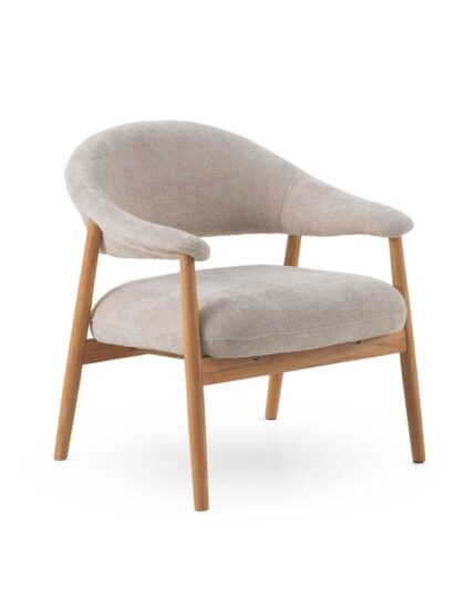 Sillón de madera de roble tapizado en blanco